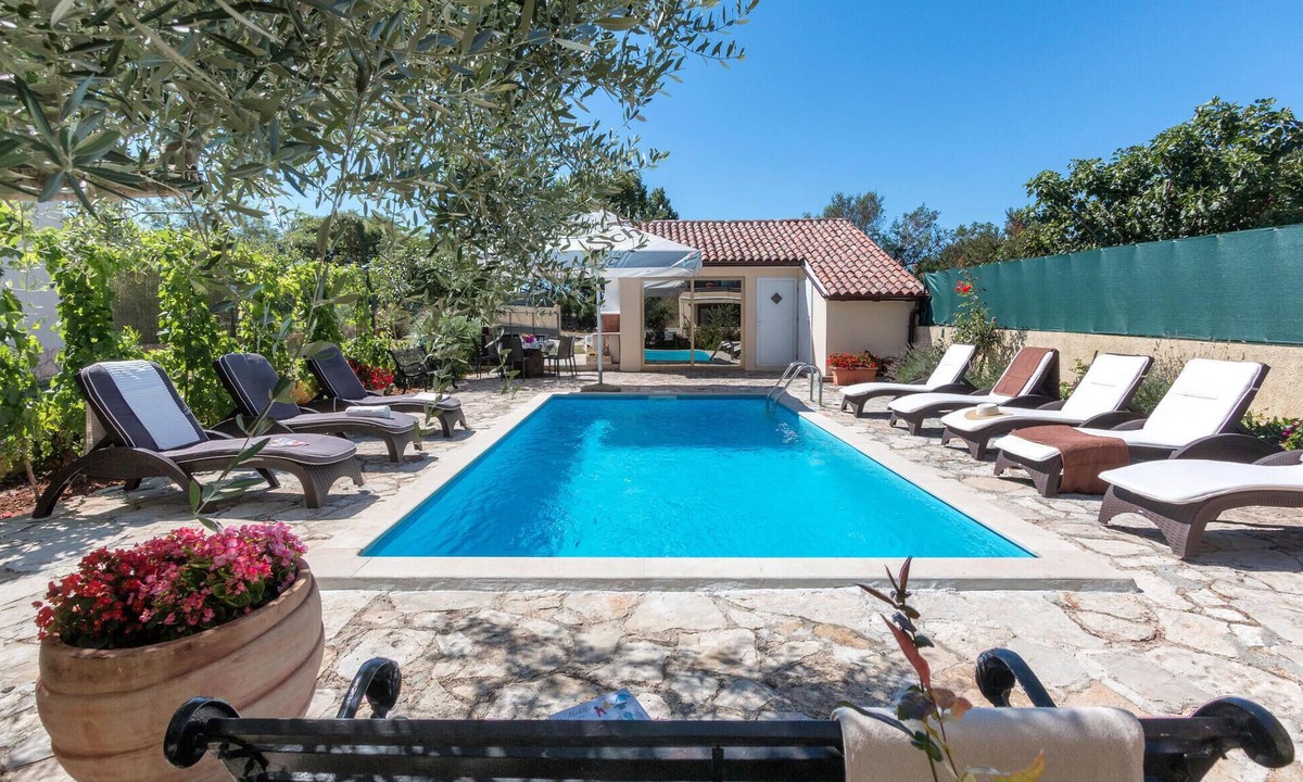 Valdebek Apartment | Amazing apartment in Pula