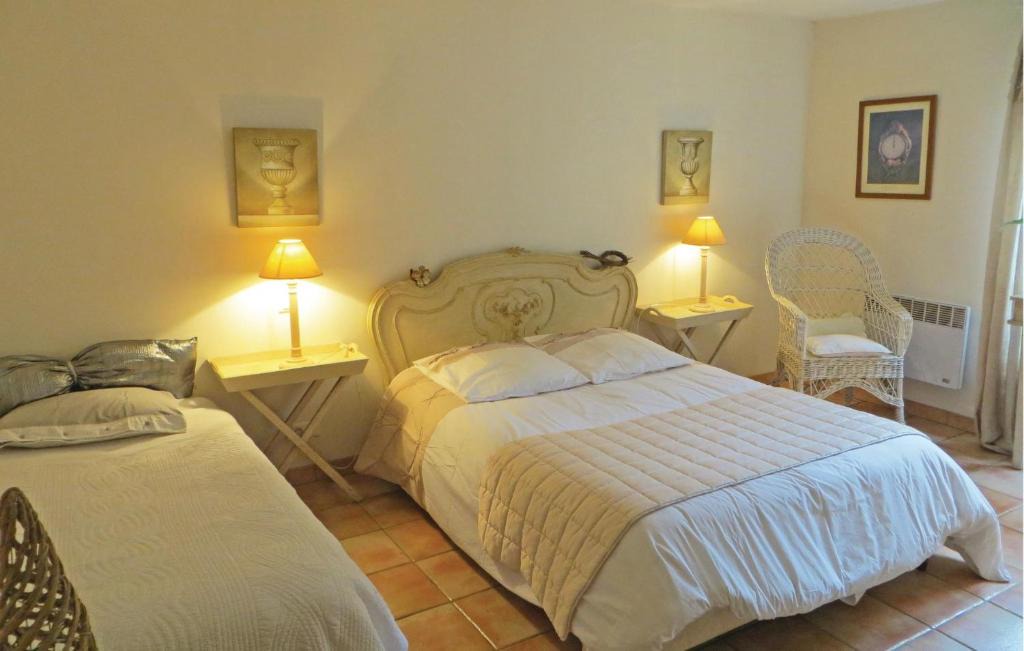 Saint-Branchs Apartment | Amazing apartment in Saint Branchs with 2 Bedrooms, WiFi and Outdoor swimming pool