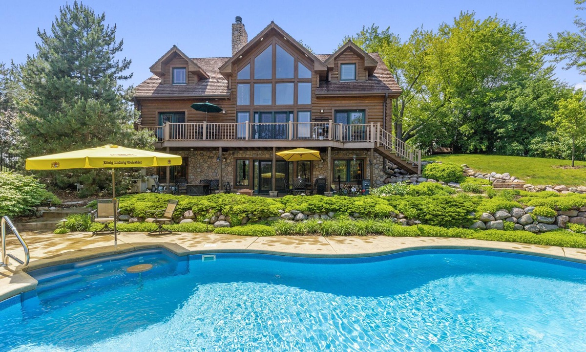 McHenry Cabin | amazing cabin with private lake accesses
