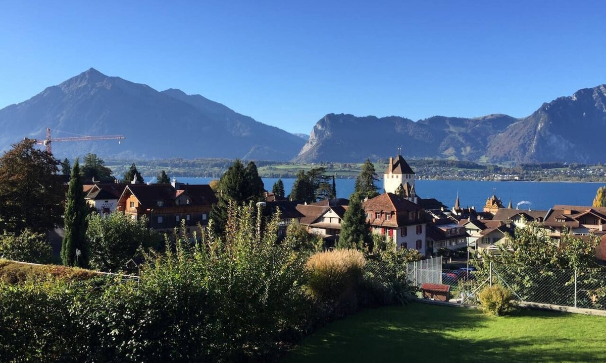 Oberhofen am Thunersee Condo | Amazing View with balcony and free Parking