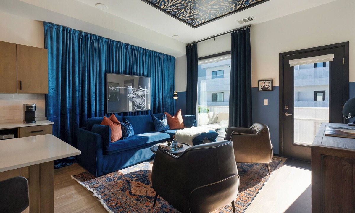 Edgehill Condo | Amazing Condo in The Gulch. Walk to BRDWY! Pool, Gym, and Covered Parking!