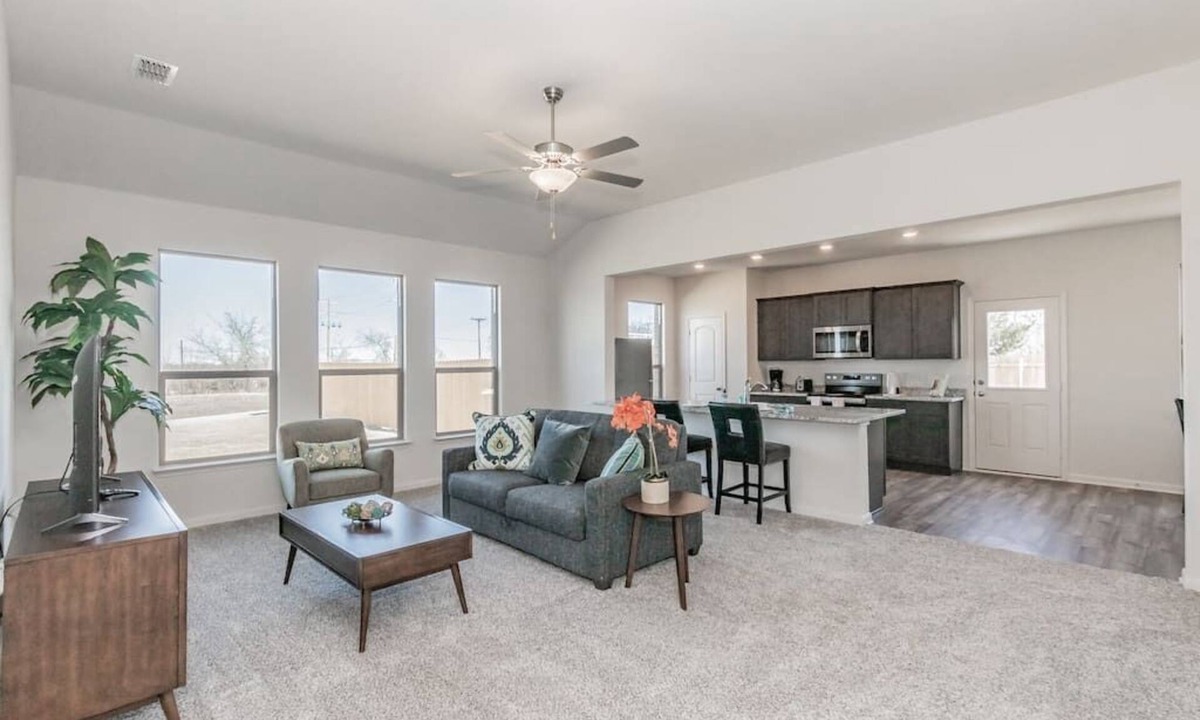Seagoville House | Amazing Contemporary 4BR New Retreat ~ Fam&Group