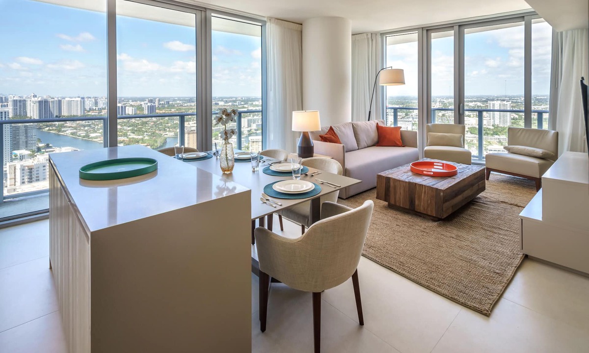 Hollywood South Central Beach Apartment | Amazing CornerSuite, Ocean & Water Views