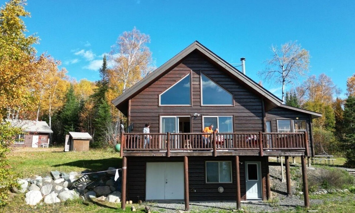 Unorganized Thunder Bay District Cottage | Amazing cottage, pristine lake