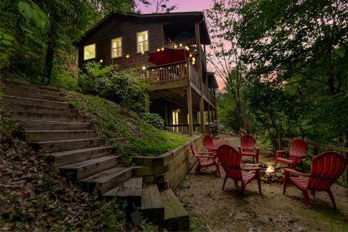 Ellijay House | Amazing Creek View Cabin w/Hot Tub, Firepit & Pool Table