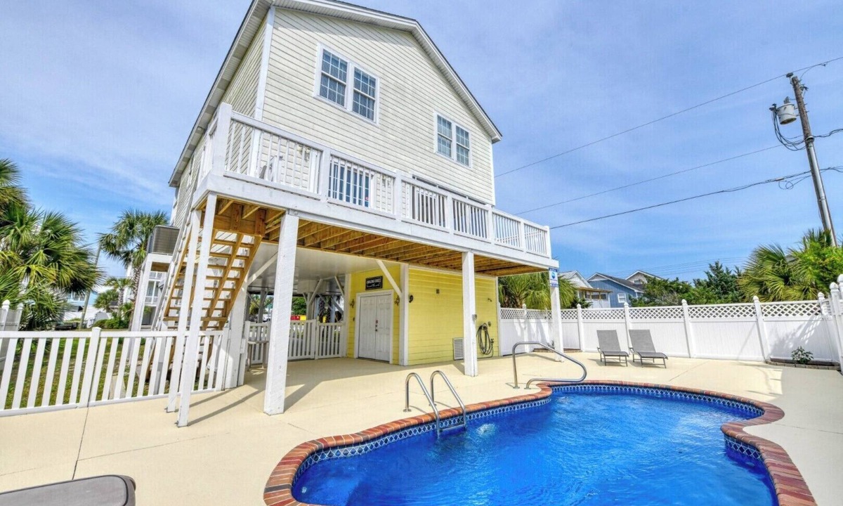 Garden City House | Amazing Grace - Five Bedroom, Five Bathroom Pet Friendly House