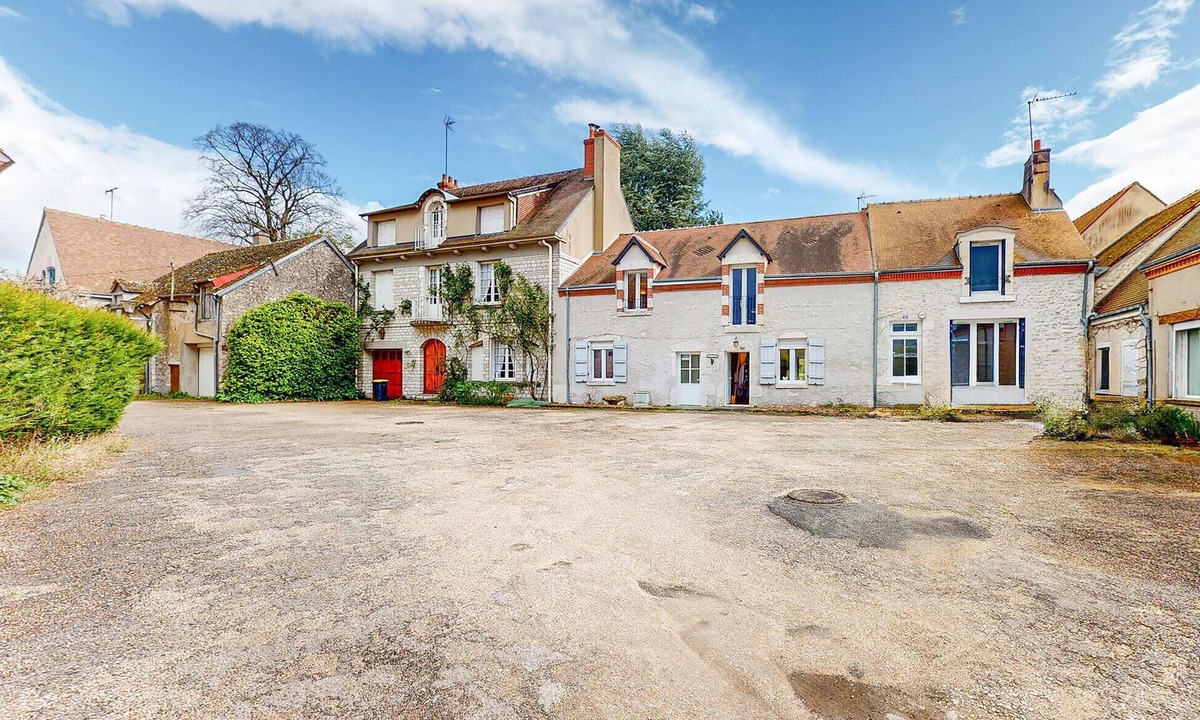 Nouan-sur-Loire House | Amazing home in Saint-Laurent-Nouan