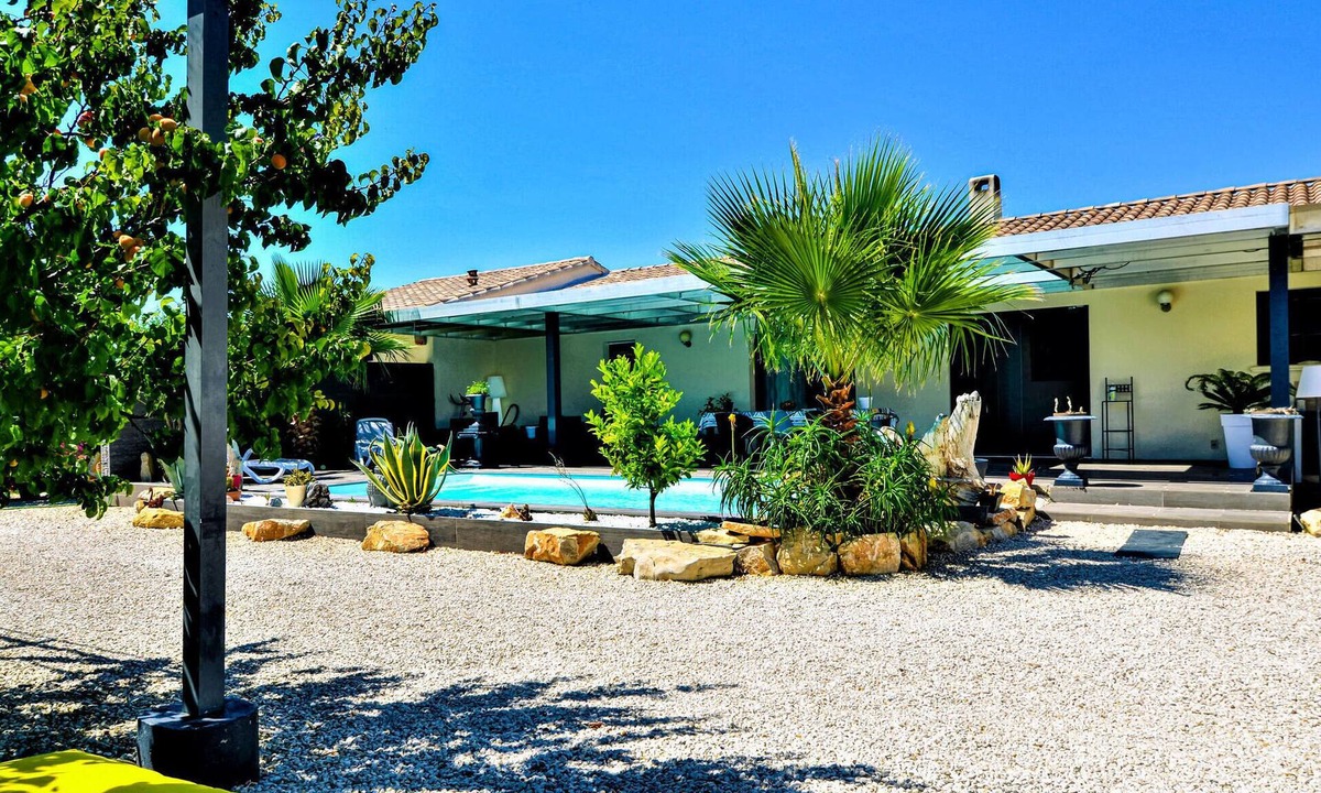 Saint-Victor-la-Coste House | Amazing home in St Victor la Coste