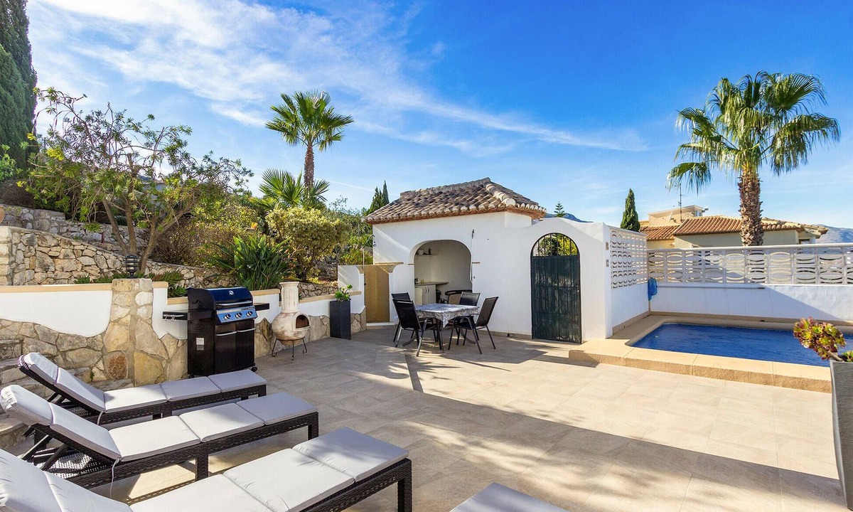 Rafol de Almunia House | Amazing home in Ráfol de Almunia