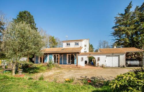 Notre-Dame-de-Riez House | Amazing Home In Notre Dame De Riez