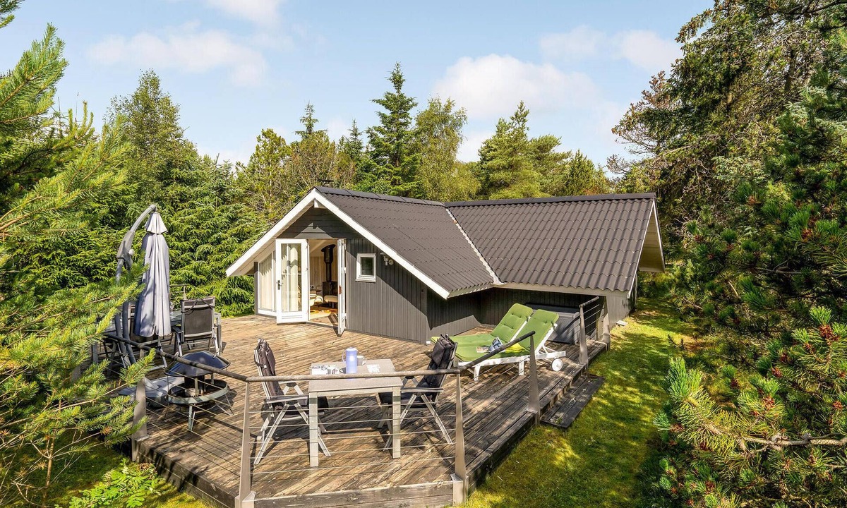 Jerup House | Amazing home in ålbæk with WiFi