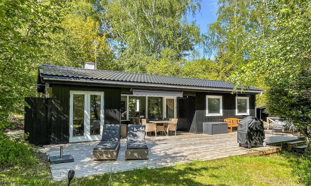 Oster Somarken House | Amazing home in Aakirkeby