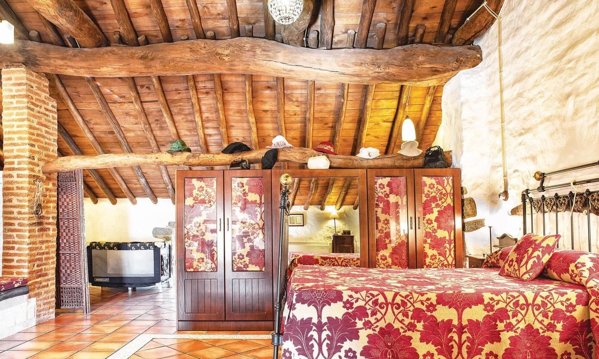 Anora House | Amazing home in Añora with WiFi