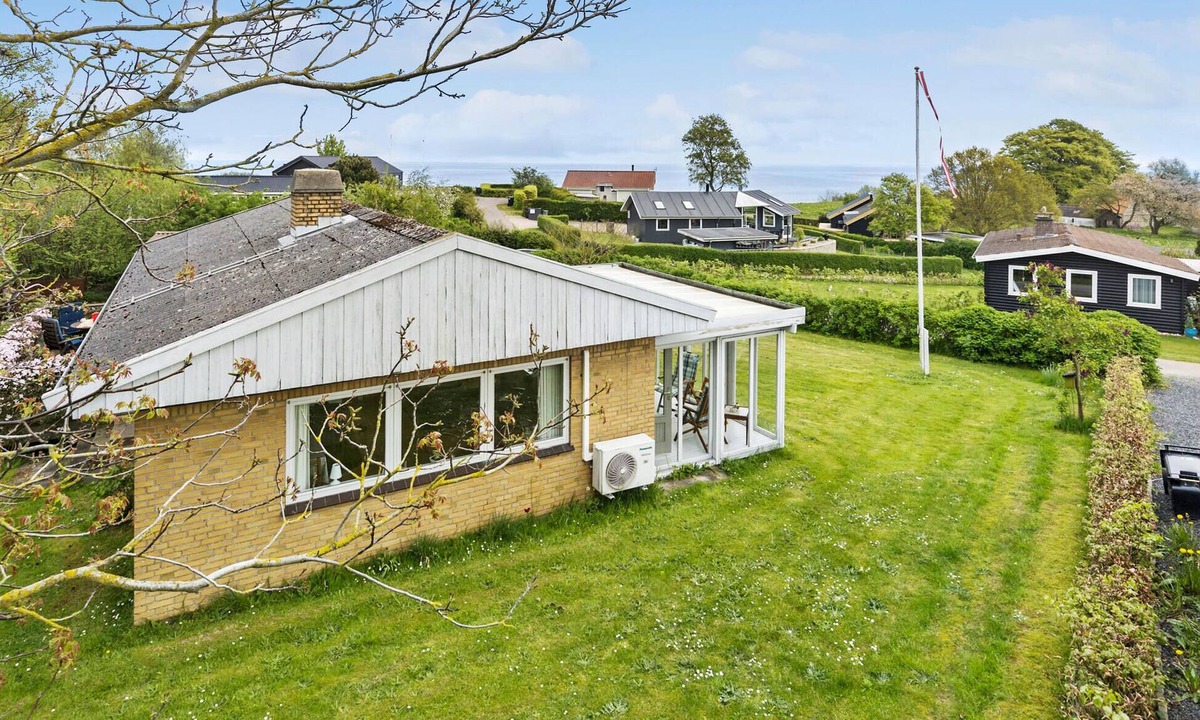 Asserballeskov House | Amazing home in Augustenborg