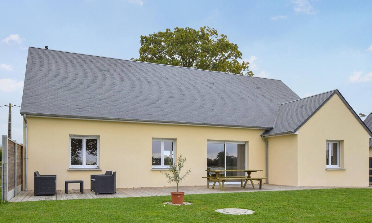 Bacilly House | Amazing home in Bacilly with WiFi