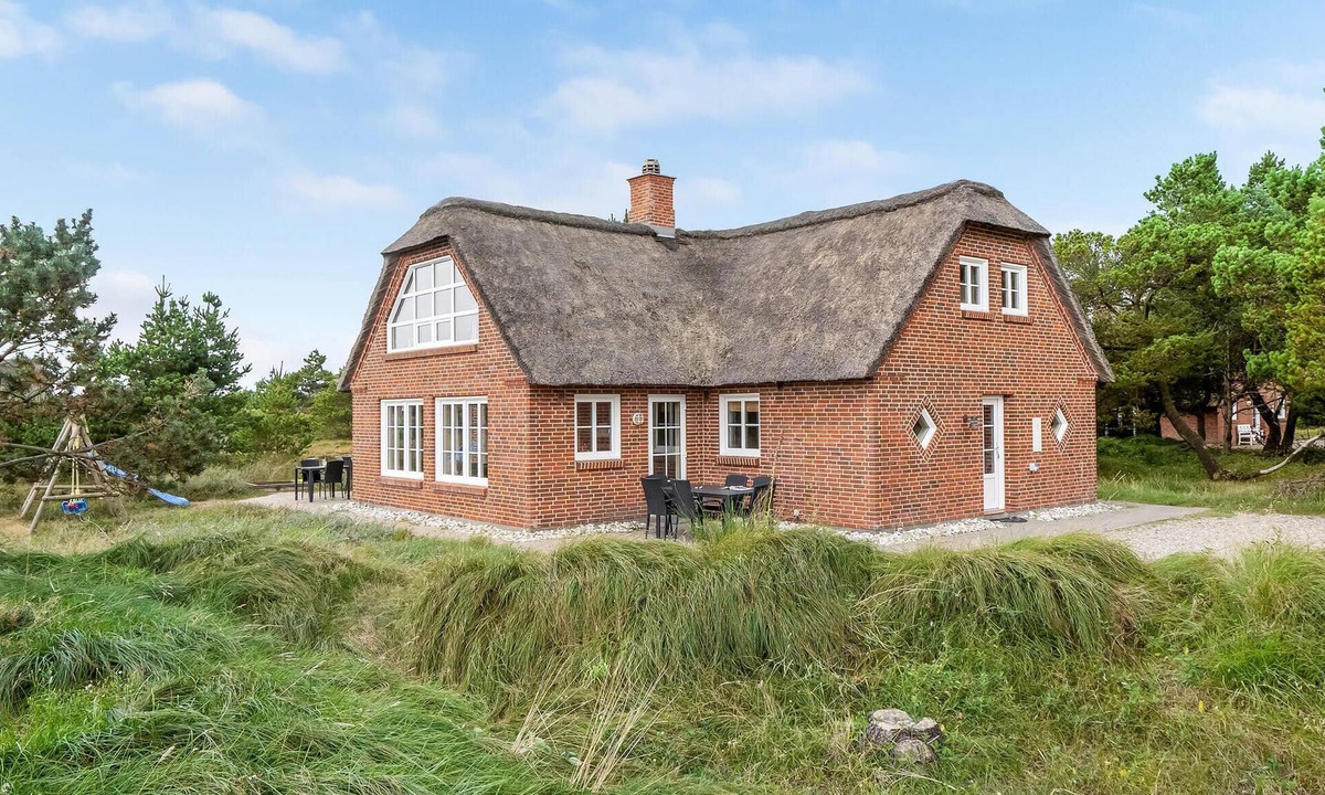 Blavand Strand House | Amazing home in Blåvand with sauna
