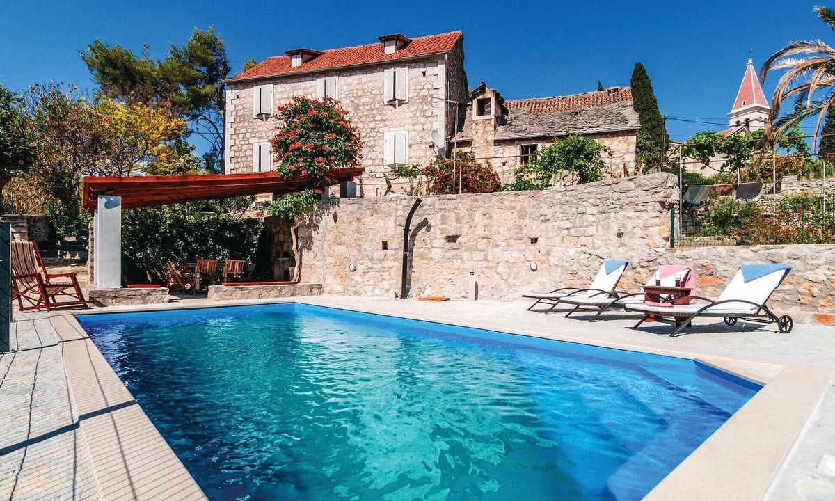 Bobovisca House | Amazing home in Bobovisca
