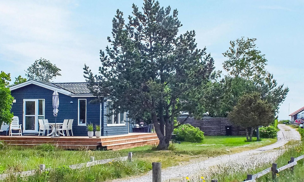 Hvidbjerg Strand House | Amazing home in Børkop with kitchen