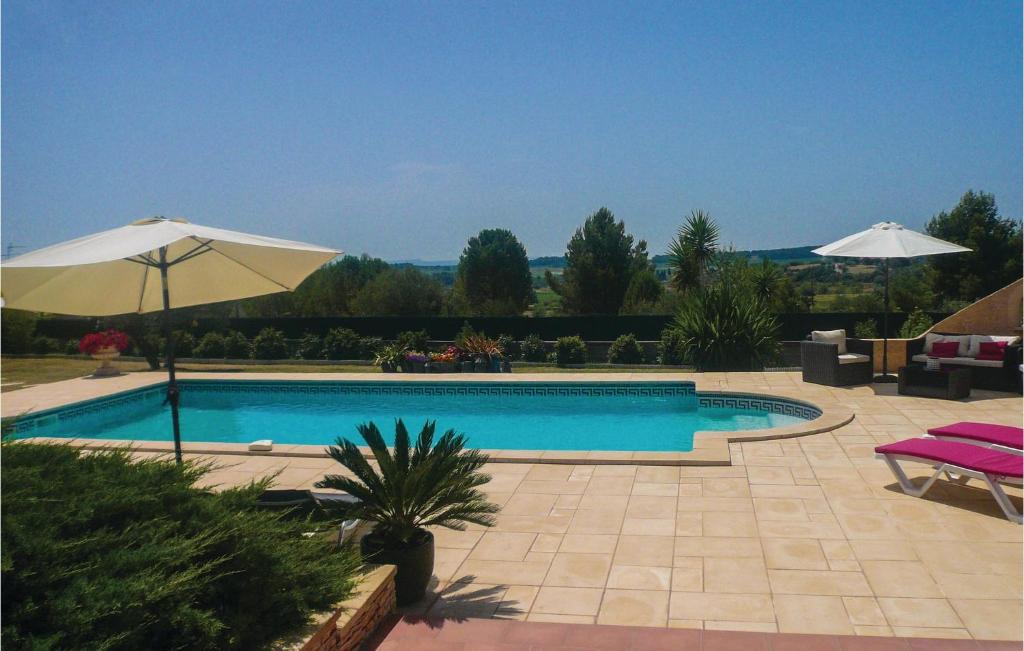 Creissan House | Amazing home in Creissan with 3 Bedrooms, WiFi and Outdoor swimming pool