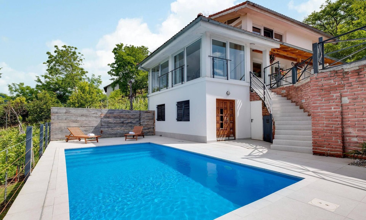 Breznik Plesivicki House | Amazing home in Donja Reka