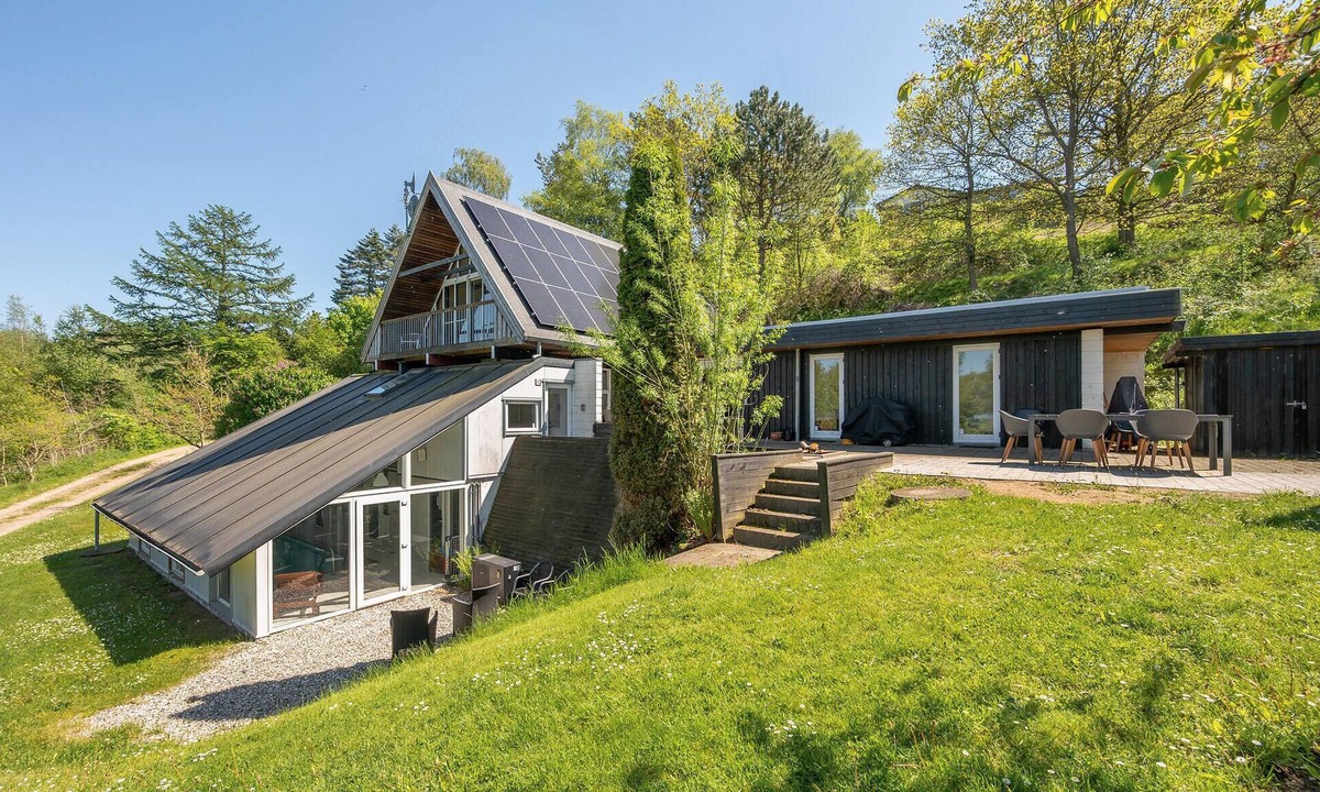 Femmøller House | Amazing home in Ebeltoft with sauna