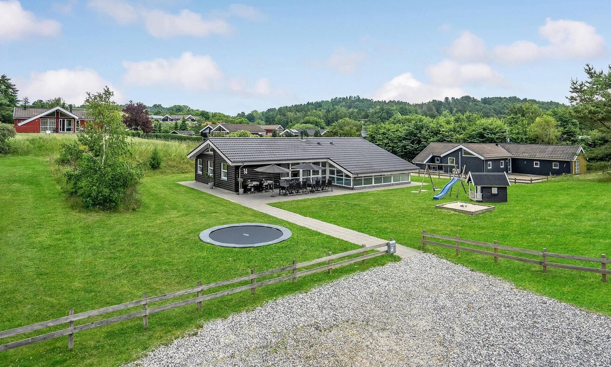 Lyngsbæk Strand House | Amazing home in Ebeltoft with WiFi