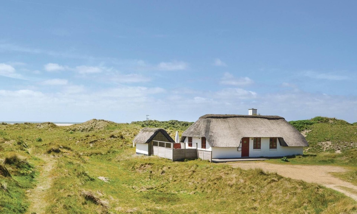 Rindby Strand House | Amazing home in Fanø with WiFi