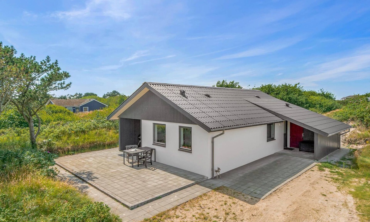 Rindby Strand House | Amazing home in Fanø with WiFi