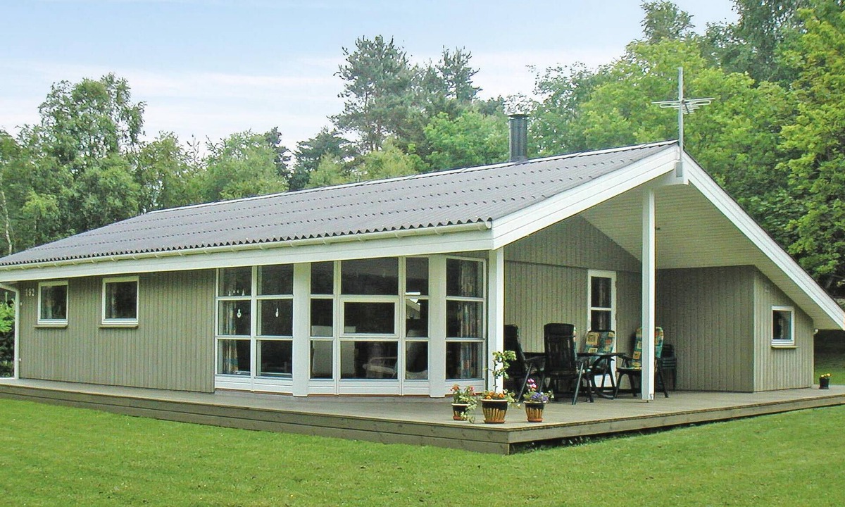Farvang House | Amazing home in Fårvang with WiFi