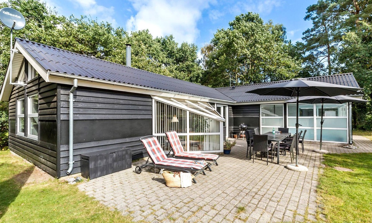 Fjellerup Strand House | Amazing home in Glesborg with sauna