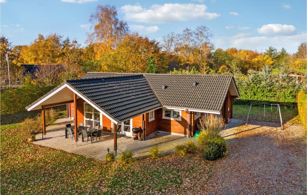 Fjellerup House | Amazing Home In Glesborg With 4 Bedrooms And Wifi