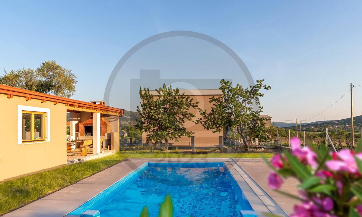 Neoric House | Amazing home in Gornji Muc