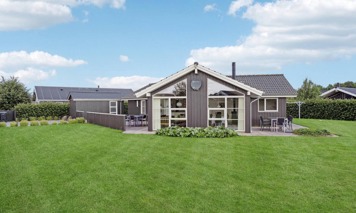 Flovt Strand House | Amazing home in Haderslev with sauna