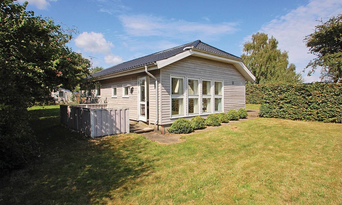 Flovt Strand House | Amazing home in Haderslev with kitchen