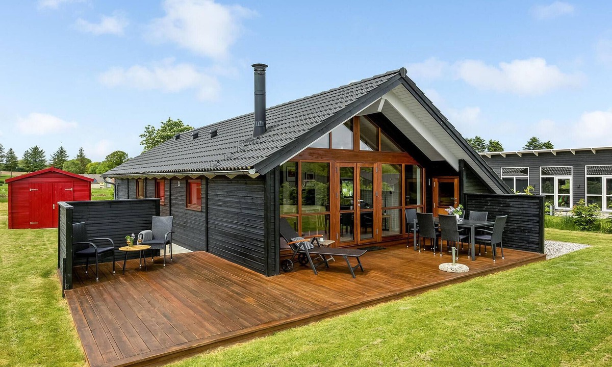 Skovbyballe House | Amazing home in Haderslev with kitchen