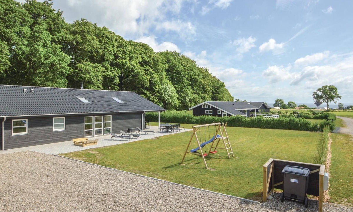 Fynshav House | Amazing home in Haderslev with house sea view