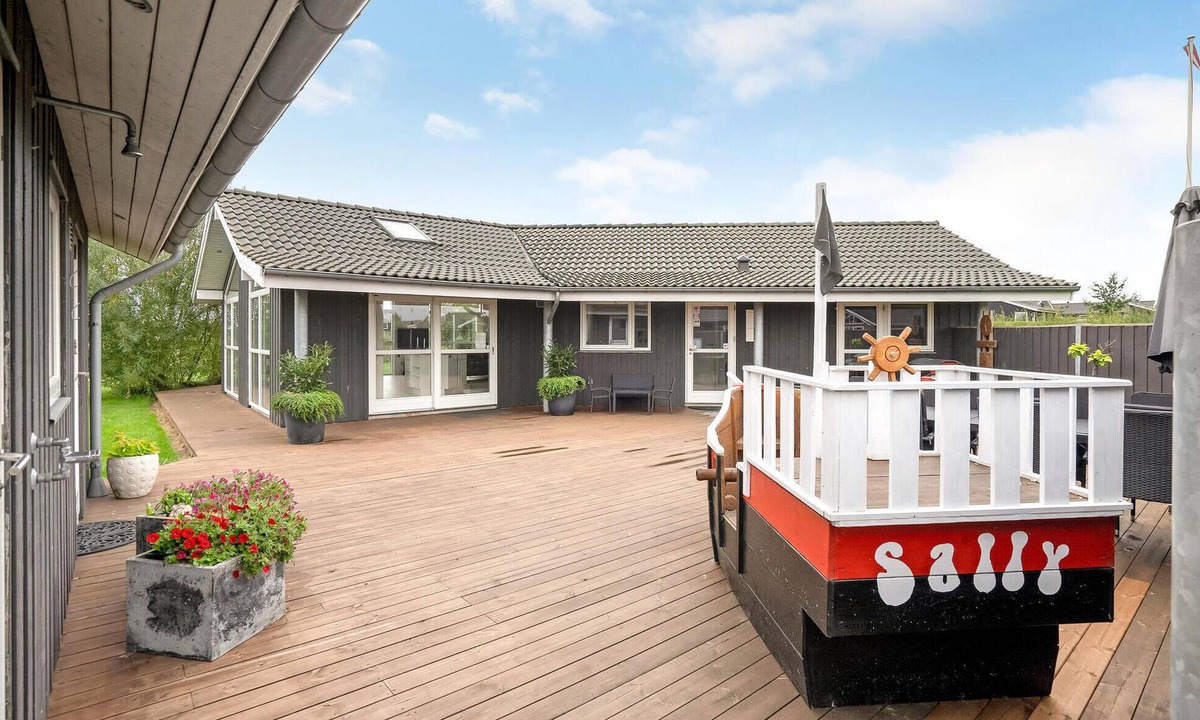 Flovt Strand House | Amazing home in Haderslev with WiFi