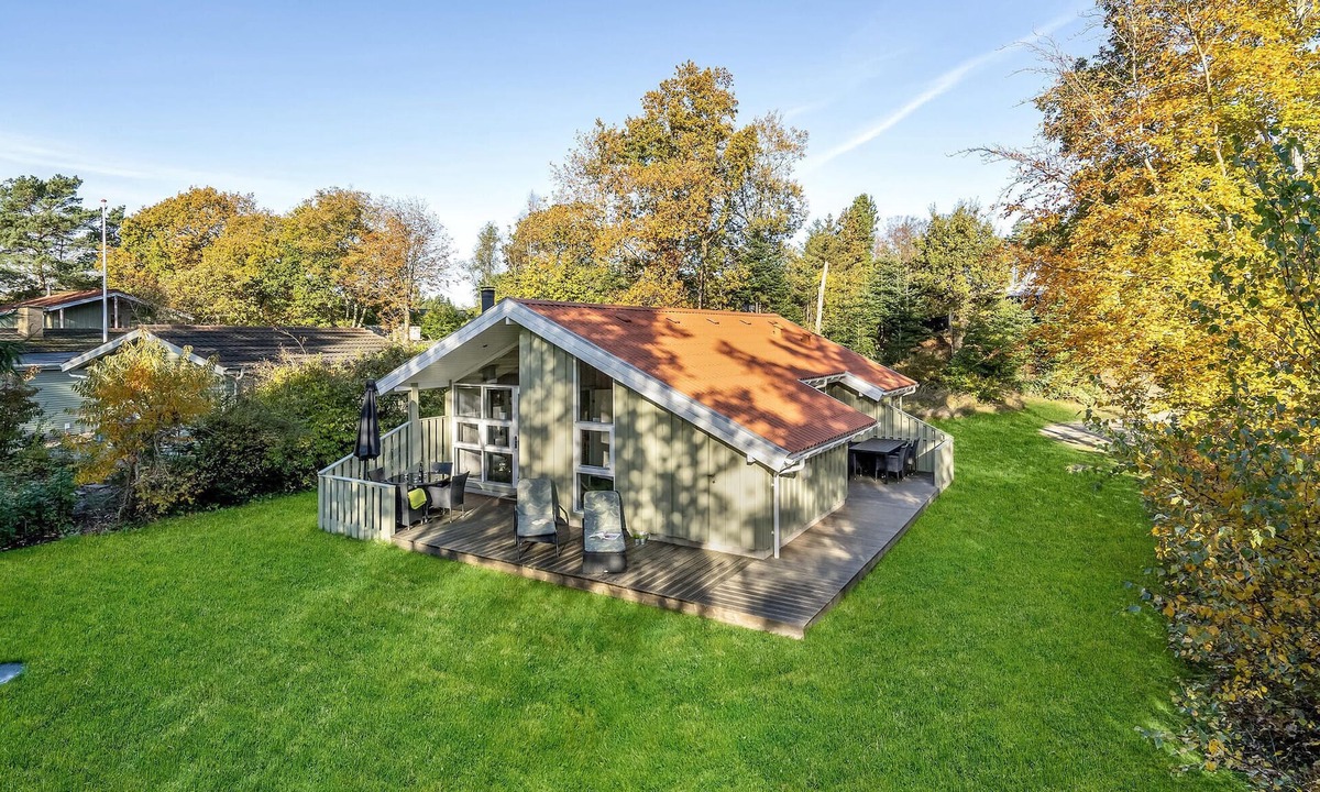 Oster Hurup House | Amazing home in Hadsund with kitchen