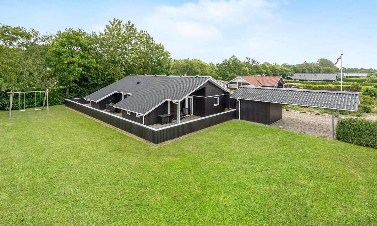Bork Havn House | Amazing home in Hemmet with sauna