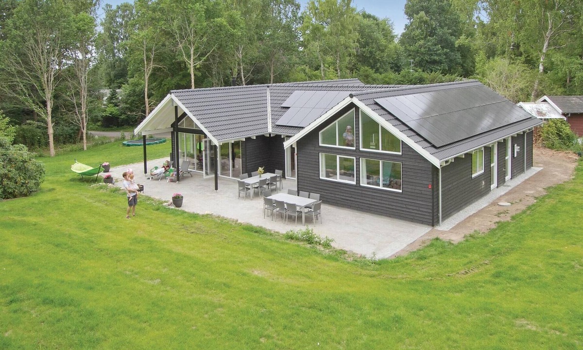 Hornbaek House | Amazing home in Hornbæk with sauna