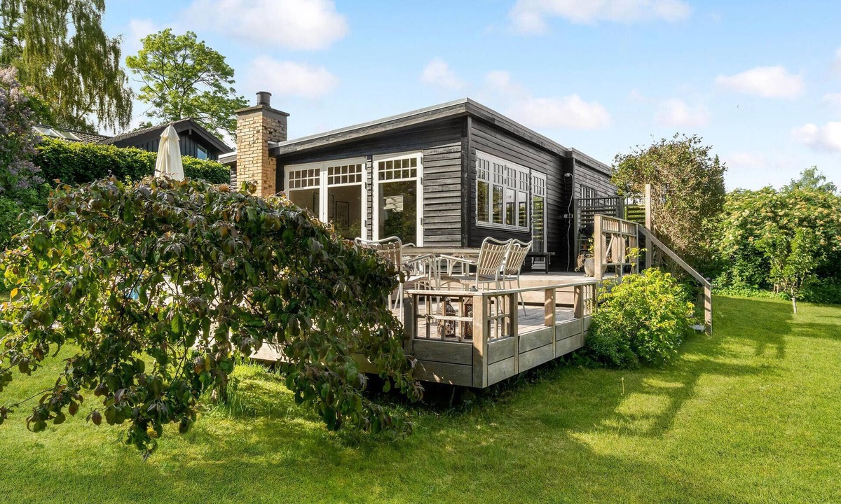 Hornslet House | Amazing home in Hornslet with kitchen