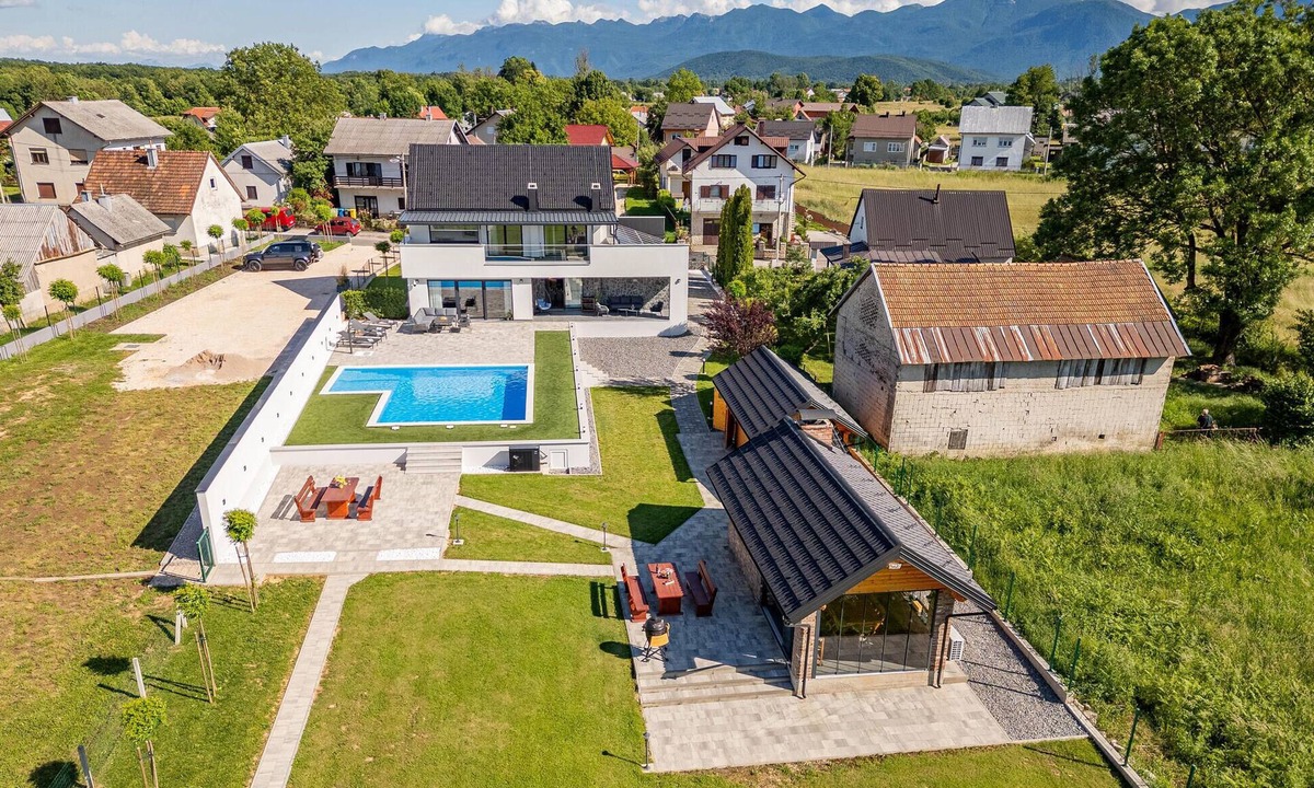 Gospic House | Amazing home in Kaniza Gospicka with sauna