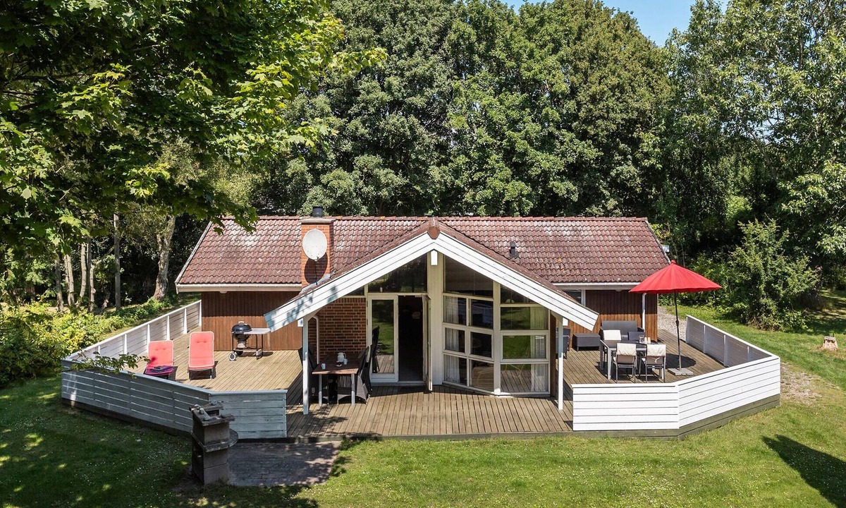 Ristinge House | Amazing home in Humble with sauna
