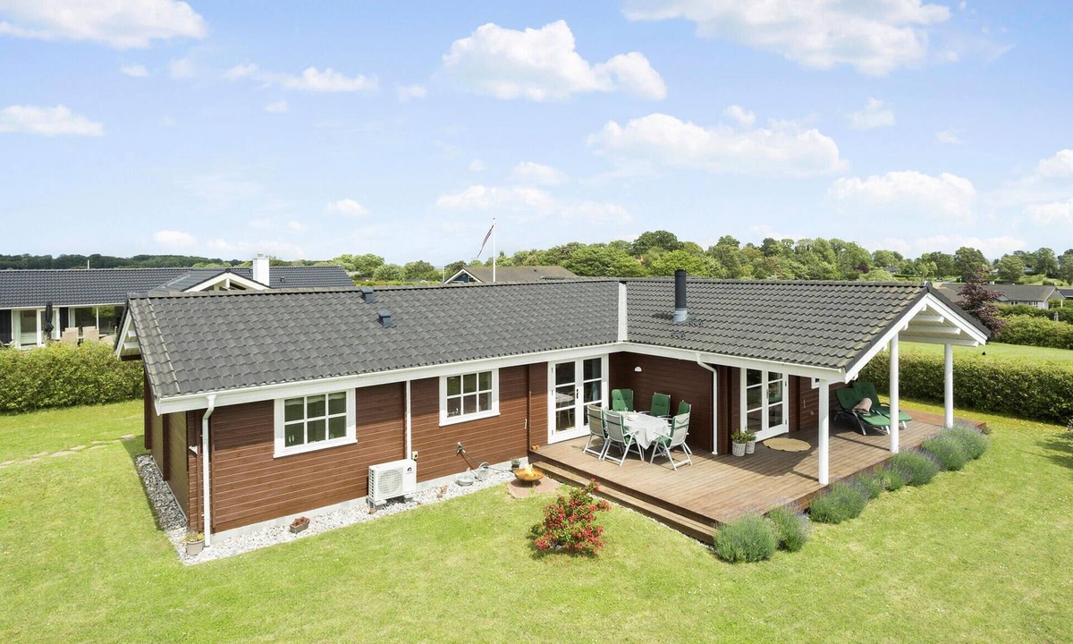 Østerskov House | Amazing home in Humble with sauna