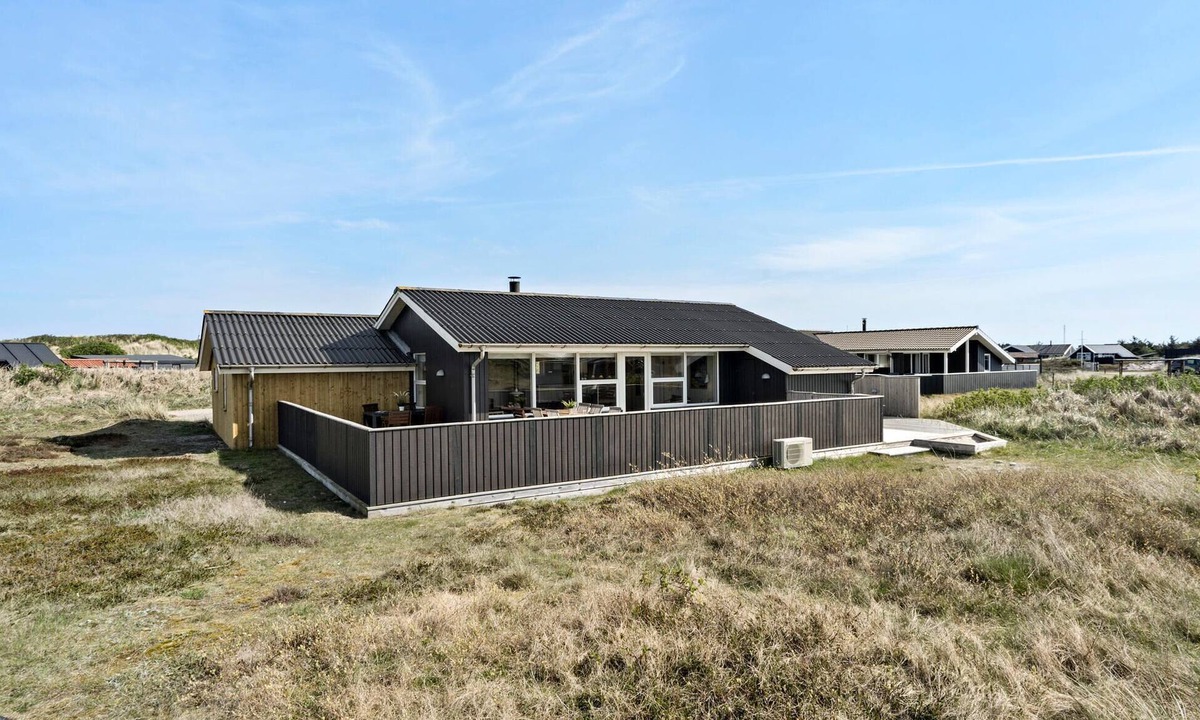 Bjerregard Strand House | Amazing home in Hvide Sande with sauna