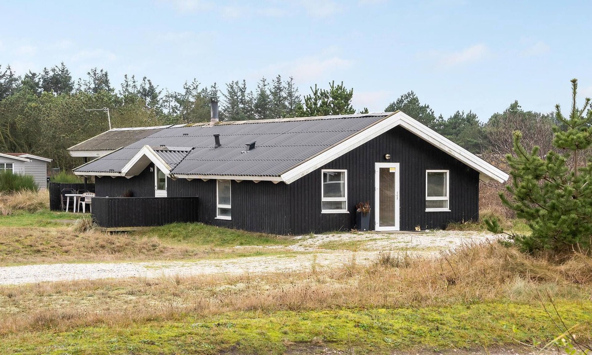 Bjerregaard House | Amazing home in Hvide Sande with sauna