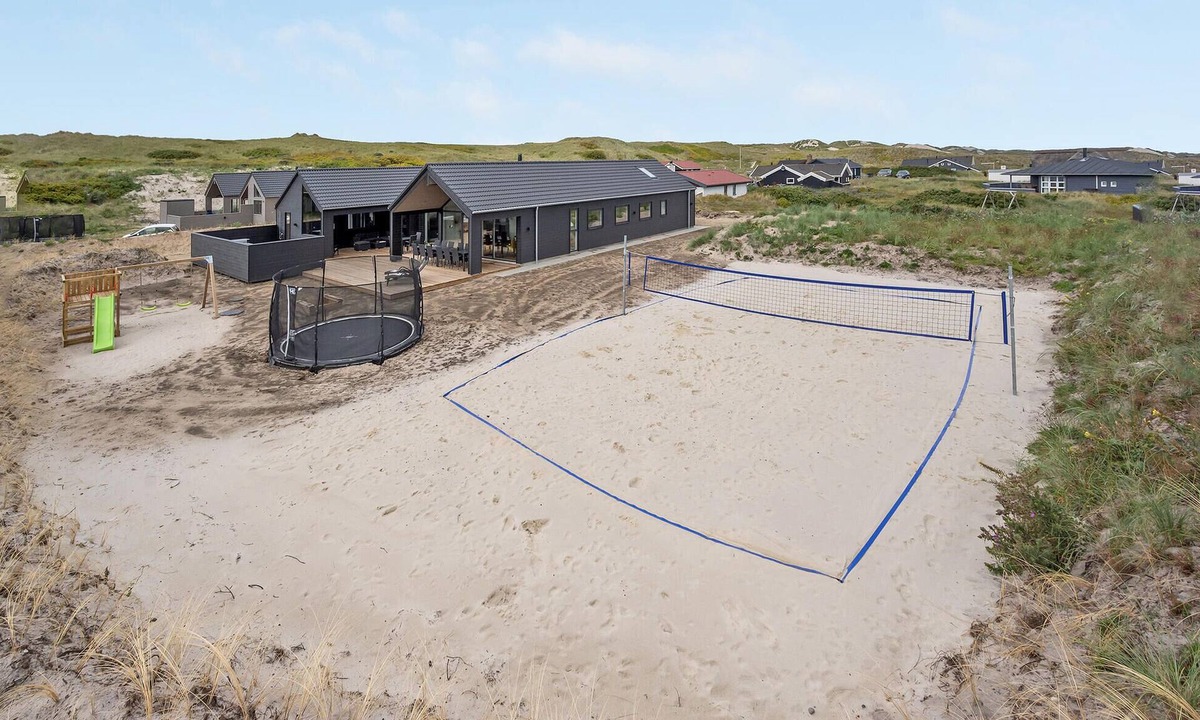 Bjerregard Strand House | Amazing home in Hvide Sande with sauna
