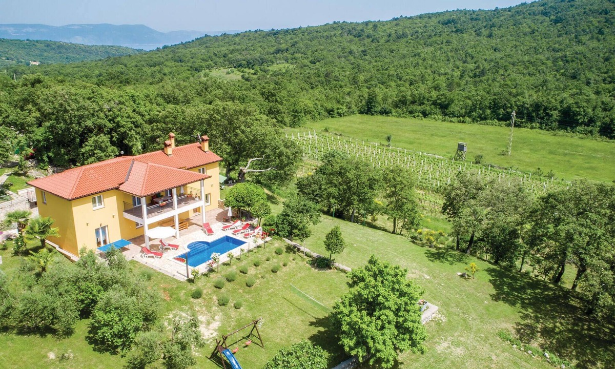 Rogocana House | Amazing home in Kranjci