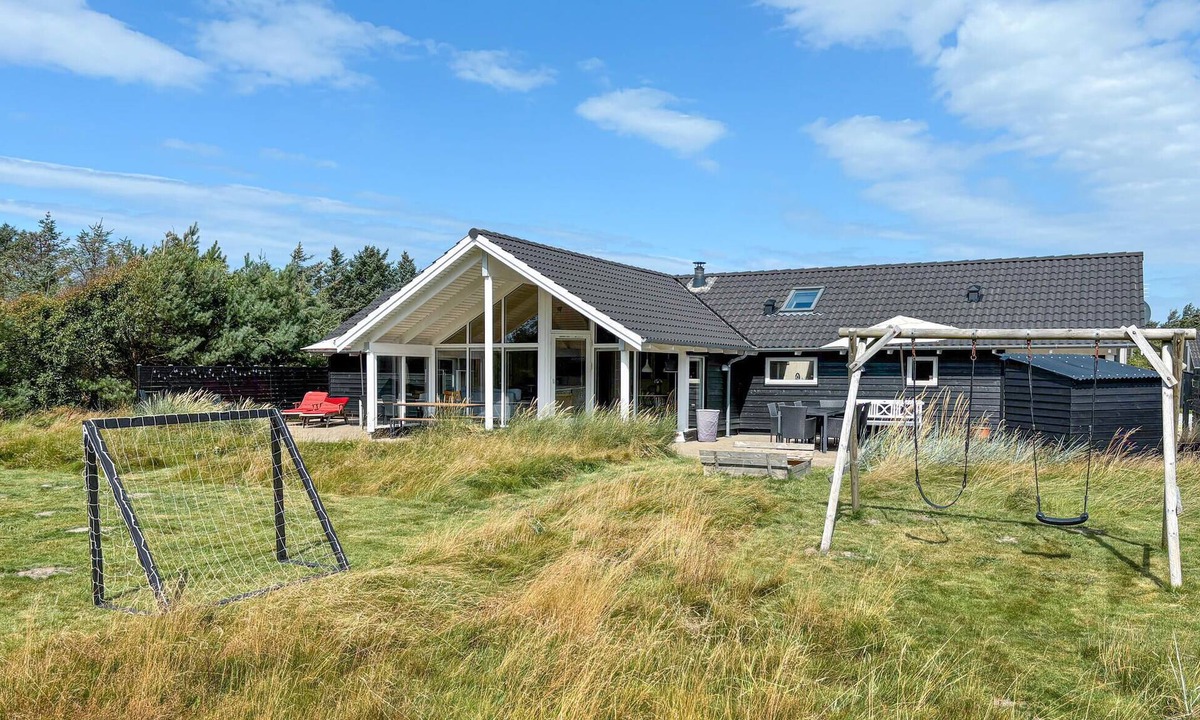 Grønhøj House | Amazing home in Løkken with sauna
