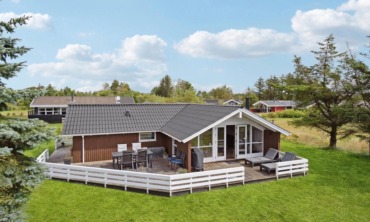 Grønhøj House | Amazing home in Løkken with sauna